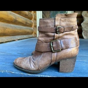 Naya Virtue leather bootie